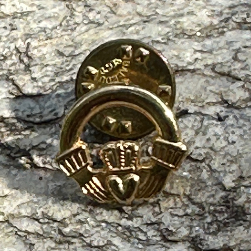 Gold Claddagh Pin